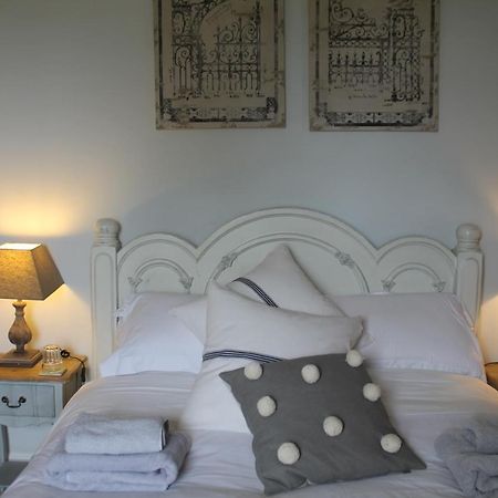 Roundhill Farmhouse Kelston Экстерьер фото