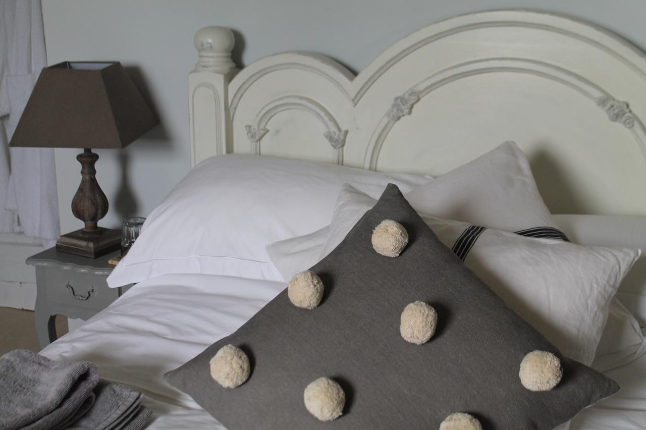 Roundhill Farmhouse Kelston Экстерьер фото